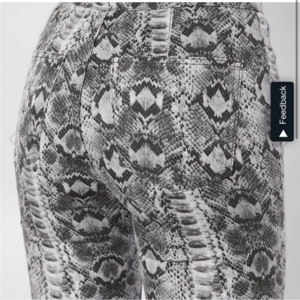 FREE PEOPLE Snake Print High Rise Wide Leg Jeans Size 32 NWT - Picture 5 of 12